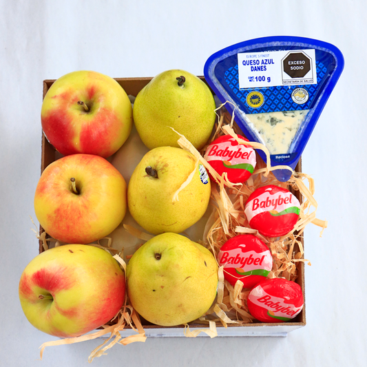 Regalo Especial con Fruta y Quesos