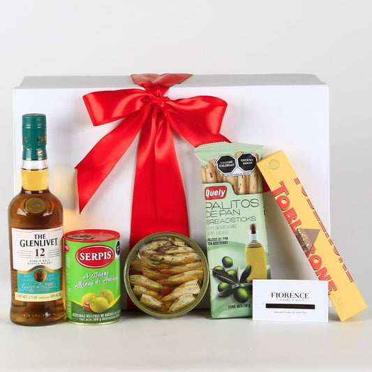 Special gift with Scotch Whisky "The Glenlivet" accompanied by our gourmet selection