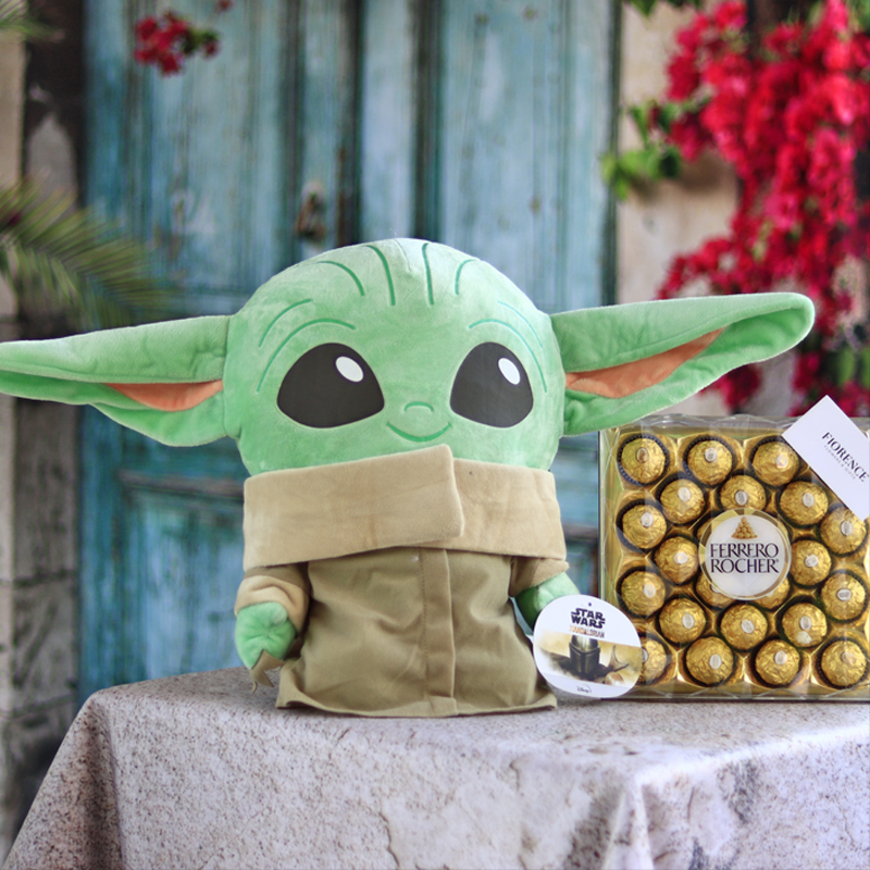 Peluche Baby Yoda con Chocolates