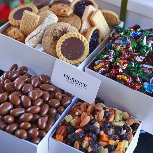 Dulce Sorpresa - Torre de Regalo con Variedad de Botanas