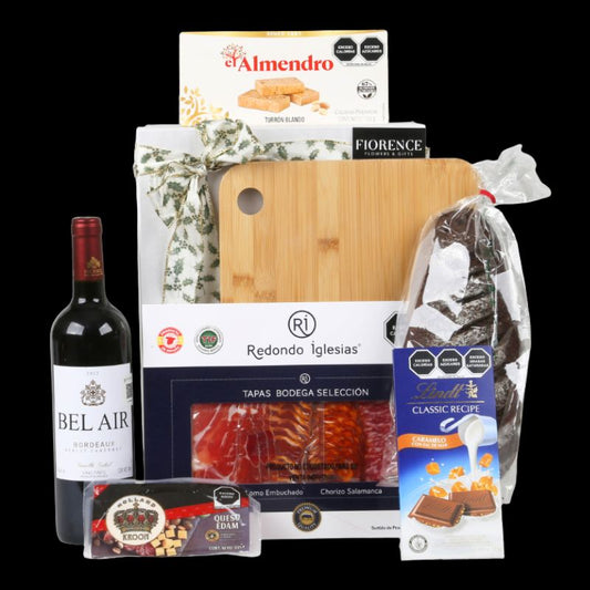 Christmas Gift with Spanish Red Wine and Gourmet Products