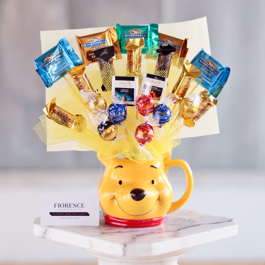 Candy Bouquet en taza de Winnie Pooh con Chocolates