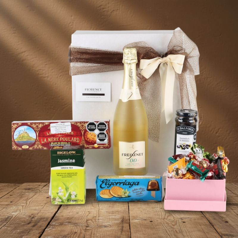 Non-Alcoholic Luxury Gift Box with White Freixenet, Biscuits, Tea and Gourmet Jam