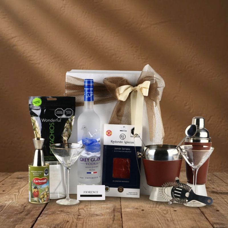 Increíble Regalo con Vodka Francés Grey Goose, Juego de Coctelería y selección gourmet