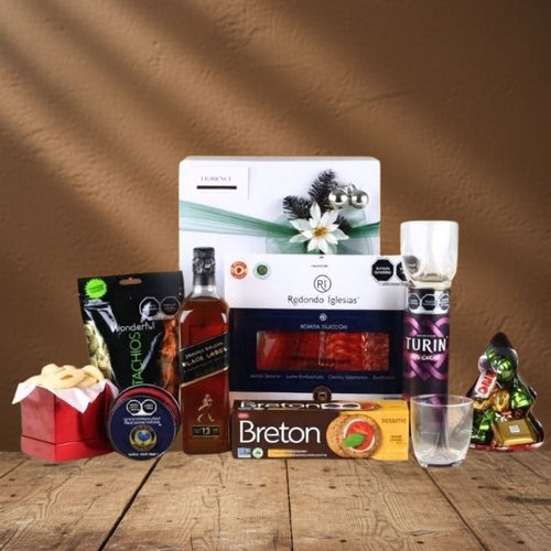 Johnnie Walker Black Label Gift Christmas Box | Cheese & Gourmet Snacks