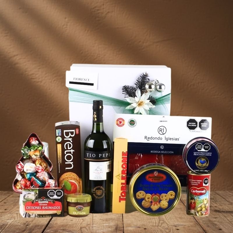 Caja Navideña de Regalo con Jerez Español Tio Pepe Palomino Fino y Charcutería