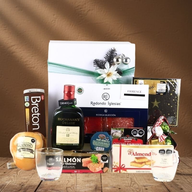 Christmas Gift Box with Buchanan's Deluxe 12-Year-Old Scotch Whisky and Gourmet Snacks