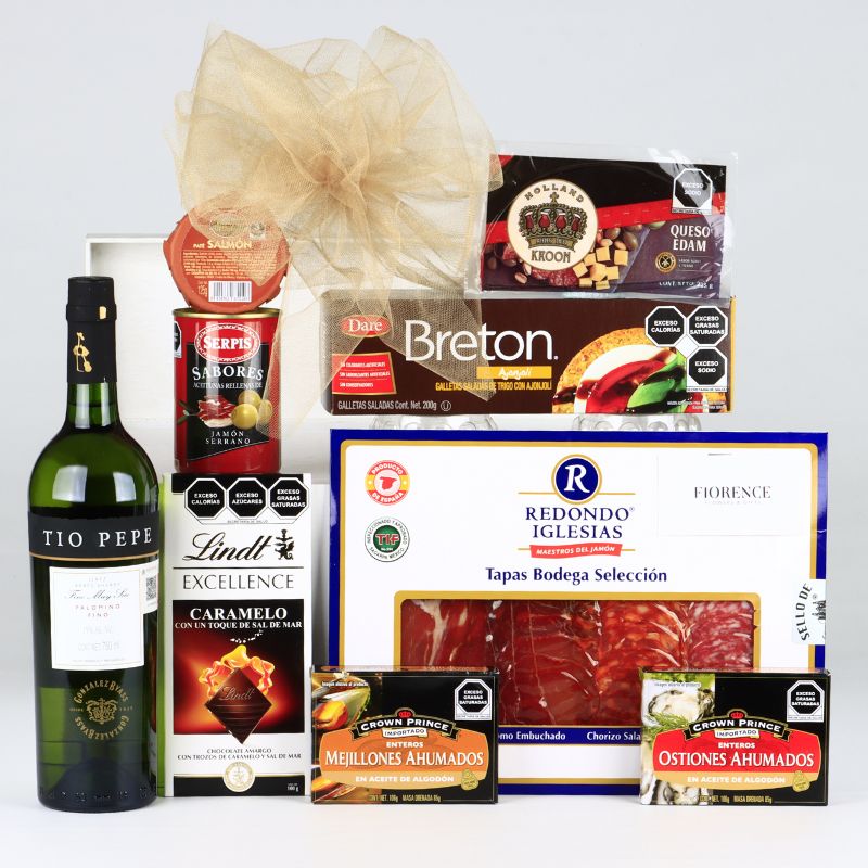 Caja de Regalo con Jerez Tio Pepe y Charcutería