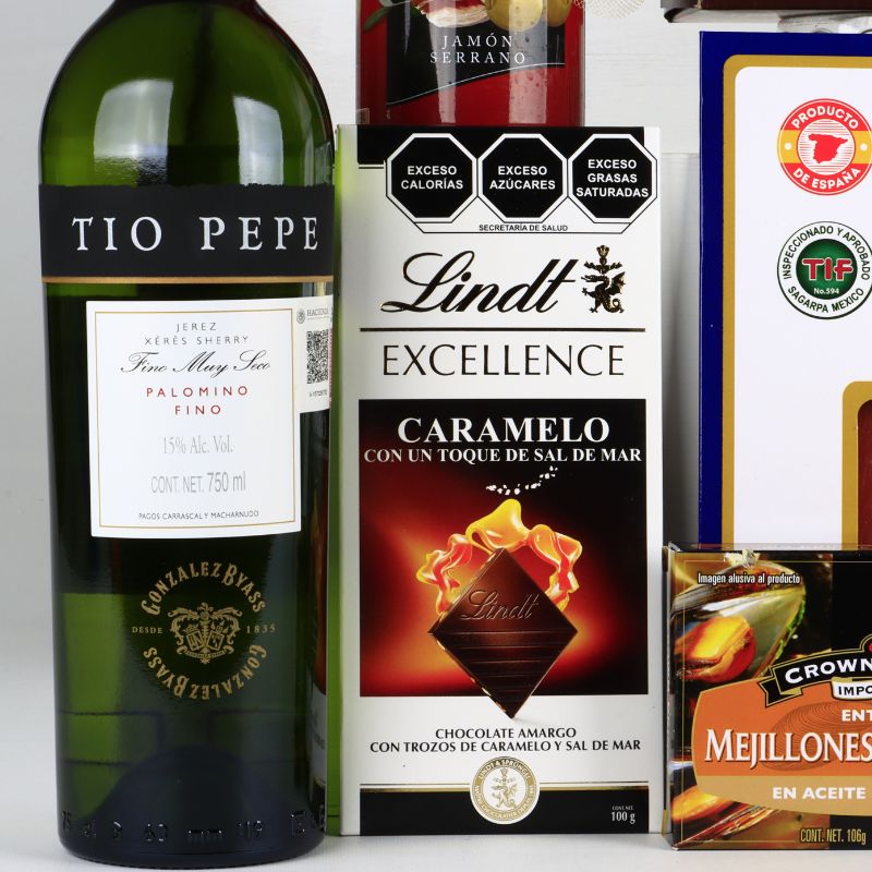 Caja de Regalo con Jerez Tio Pepe y Charcutería