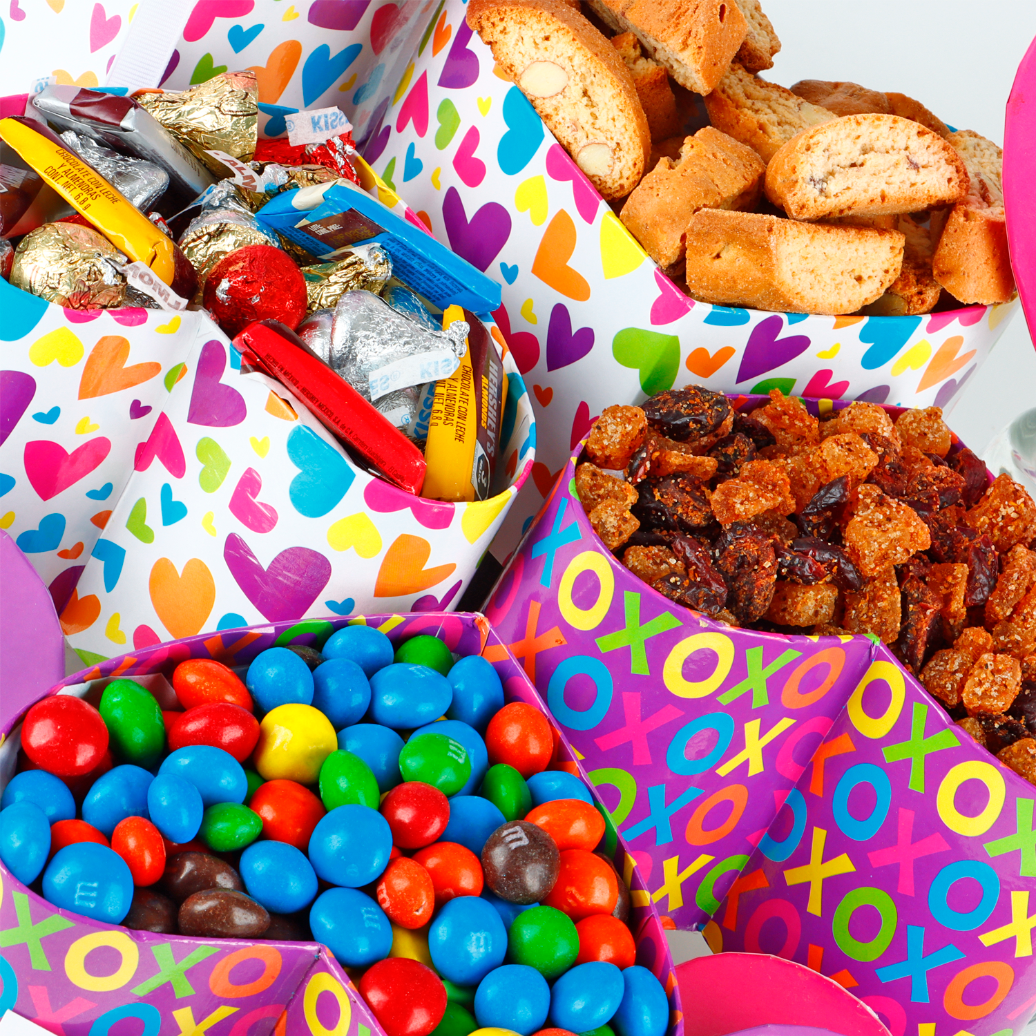 "I Love You" Tower Gift with biscottis, Hershey´s chocolates and more
