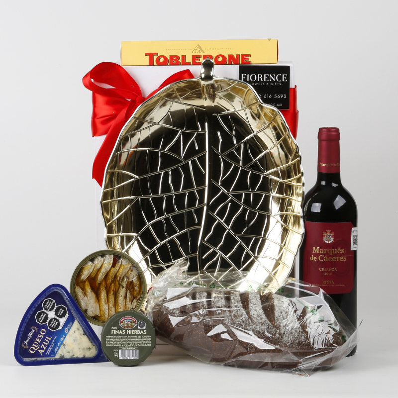 Vino Tinto Marqués de Cáceres con Variedad de Productos Gourmet - Regalo Gourmet