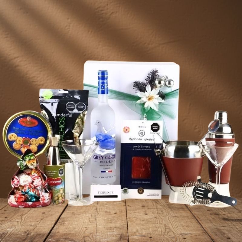 Increíble Regalo Navideño con Vodka Francés Grey Goose, Juego de Coctelería y Selección Gourmet