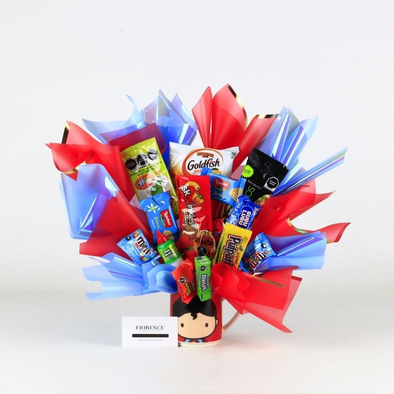 Candy Bouquet "Liga de la Justicia": Taza de Colección y Selección de 15 Dulces