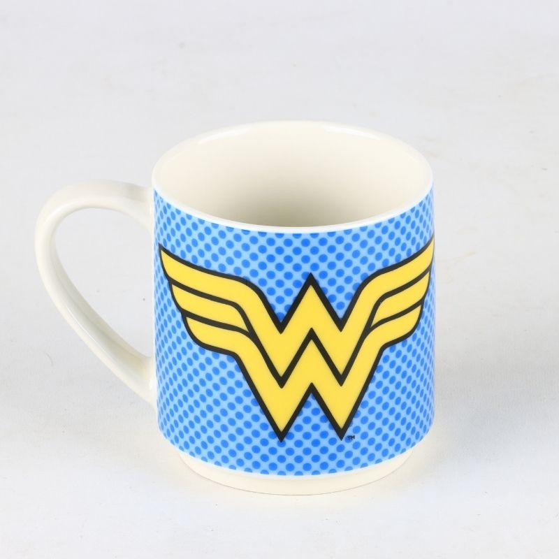 Candy Bouquet "Liga de la Justicia": Taza de Colección y Selección de 15 Dulces