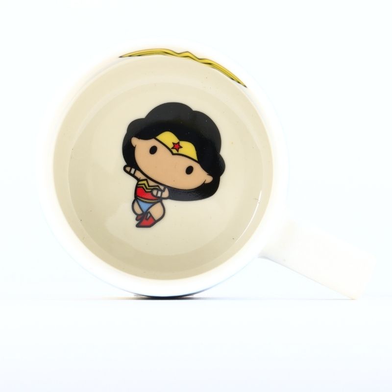 Candy Bouquet "Liga de la Justicia": Taza de Colección y Selección de 15 Dulces