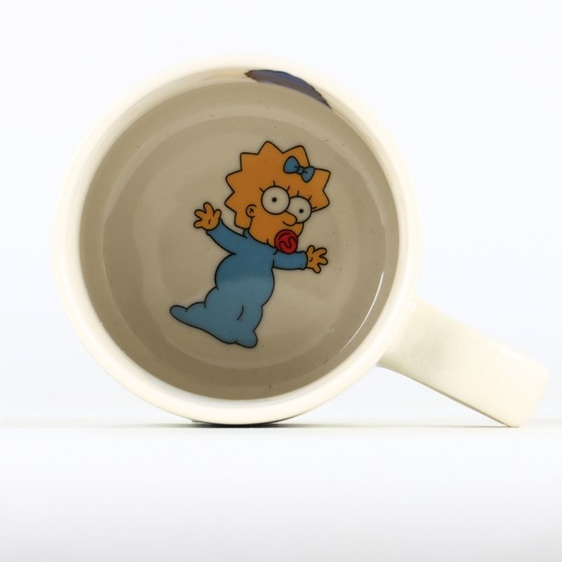 Candy Bouquet "Los Simpsons": Taza de Colección y Selección de Dulces.