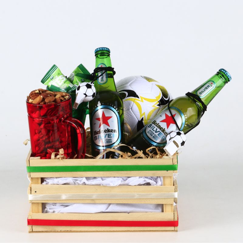 "Somos 12" Soccer Set: Heineken Silver Beers, Mugs, and Snacks