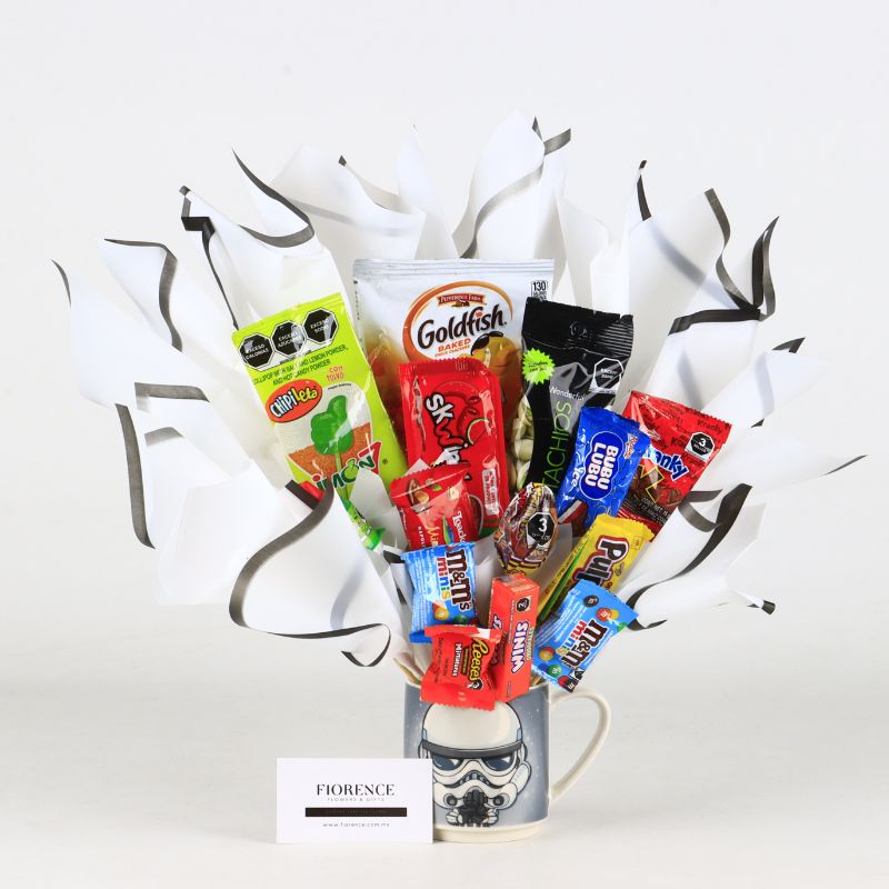 Candy Bouquet "Star Wars Galaxy": Taza de Colección y Selección de 15 Dulces